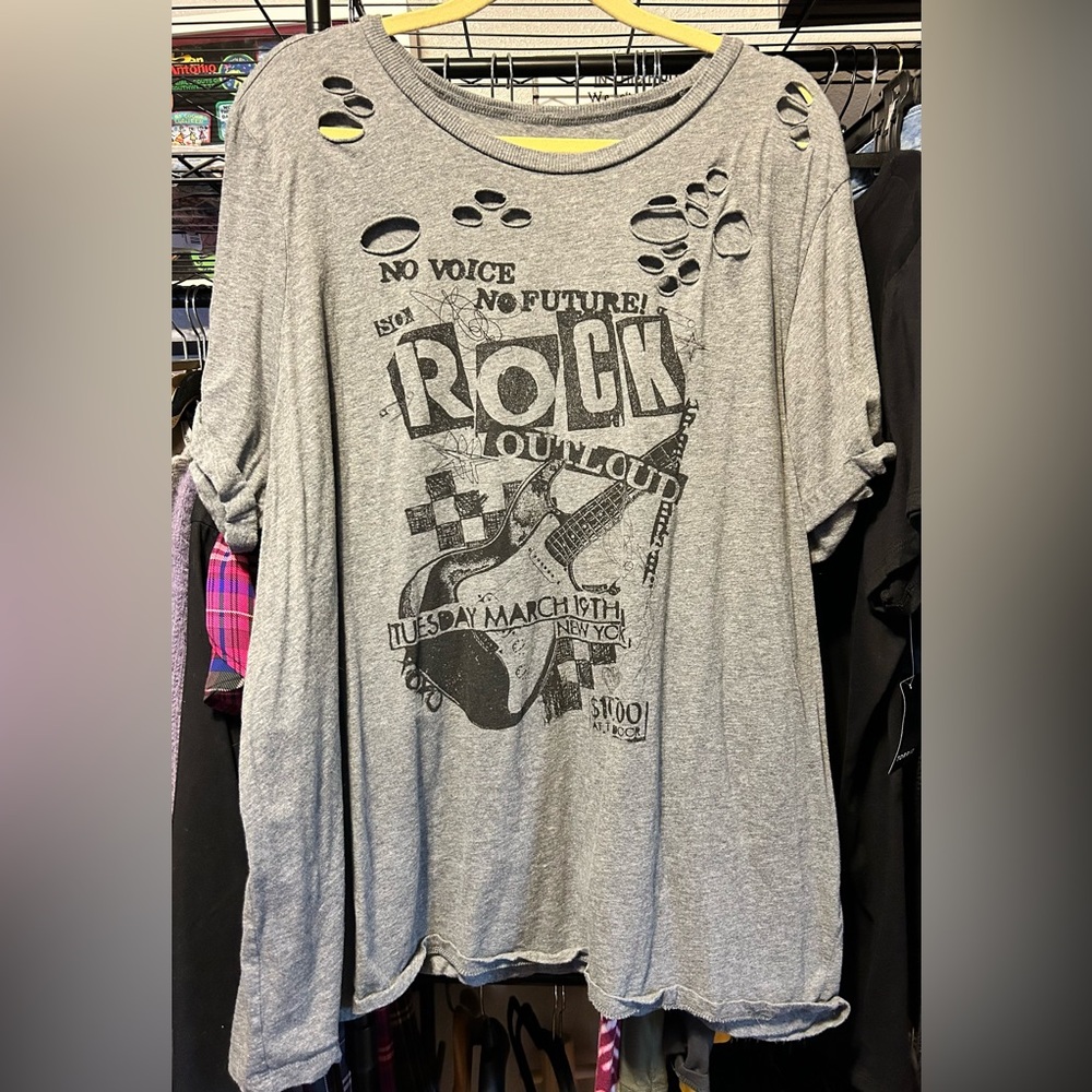 3 for $20 Torrid size 3 Rock n Roll destructed t-shirt relaxed fit gray